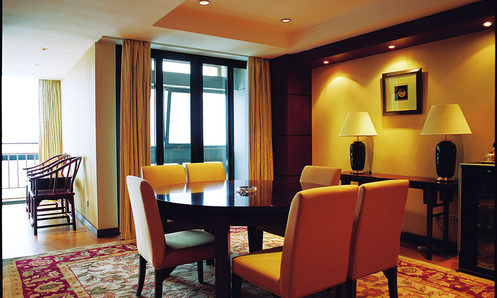 實木酒店套房家具為什么一定要留縫？