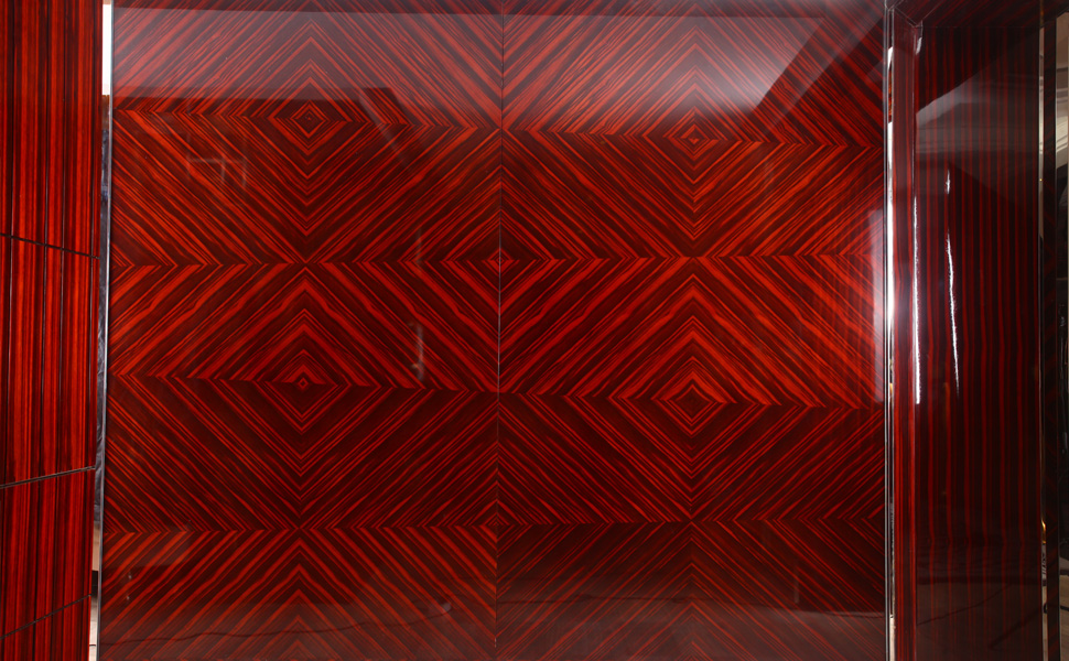 實木家具開裂怎么辦？保養(yǎng)實木定制訣竅很重要