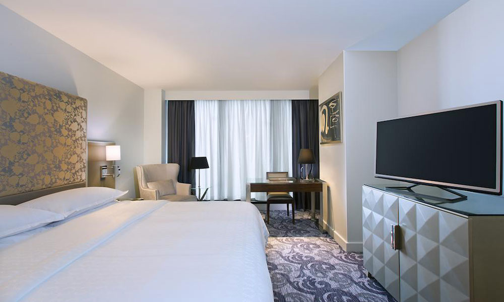 如何評估酒店家具的舒適度和耐久性？