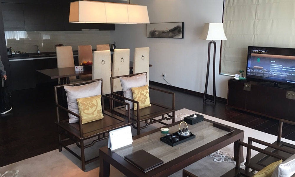 酒店家具廠家幫助大家分辨比較常見的“假實木”